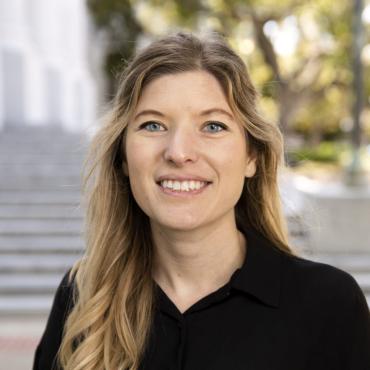 alexandra kent headshot