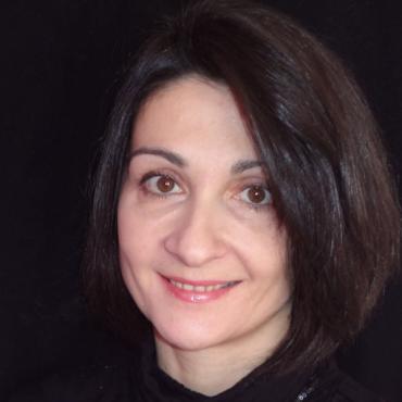 evi struble headshot