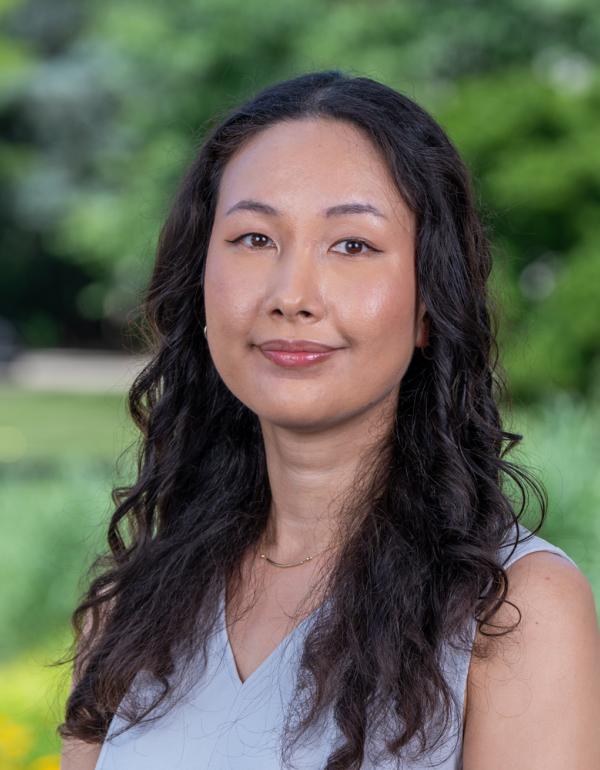 Catherine Harvey headshot