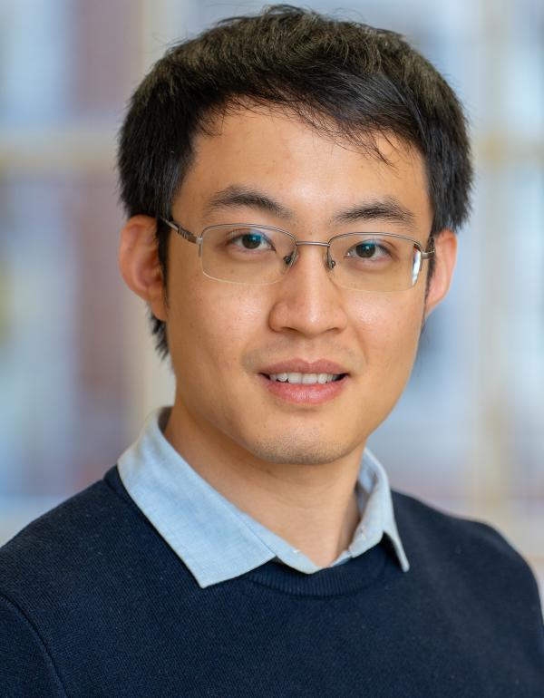 Guanchao Ding headshot